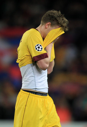 Soccer - UEFA Champions League - Round of 16 - Second Leg - Barcelona v Arsenal - Nou Camp
