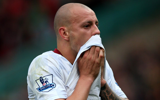 Alan Hutton Aston Villa