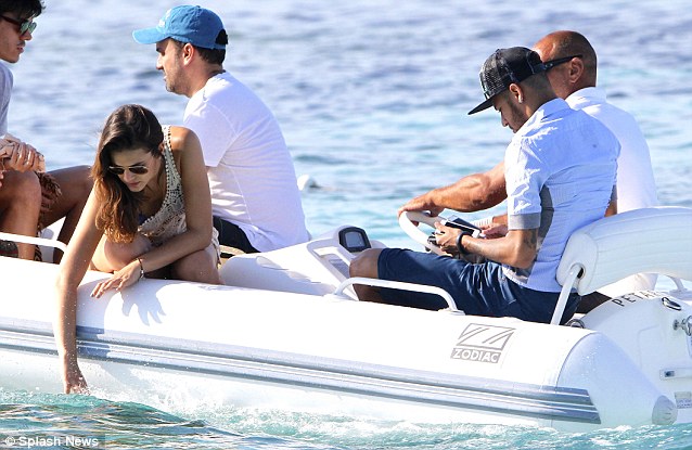 Bruna Marquezine, Neymar 3
