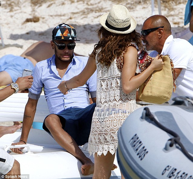 Bruna Marquezine, Neymar 4