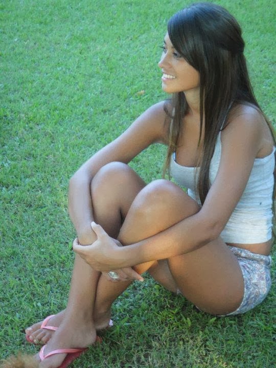 Antonella Roccuzzo on grass