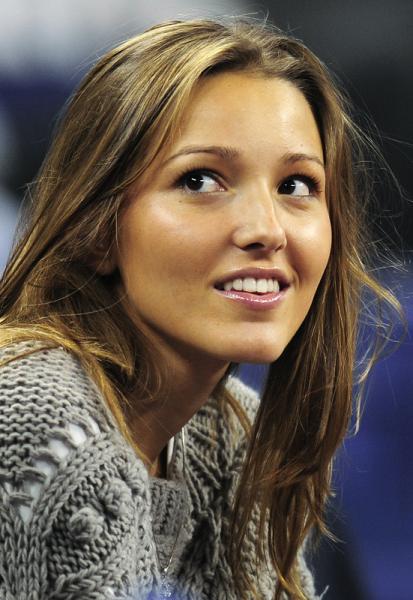 Jelena Ristic, wife of Novak Djokovic, looking cute in jumper