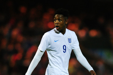 Southampton's Dan N'lundulu playing for England's Under-16s against Scotland