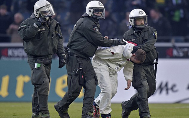 Cologne Fans 3