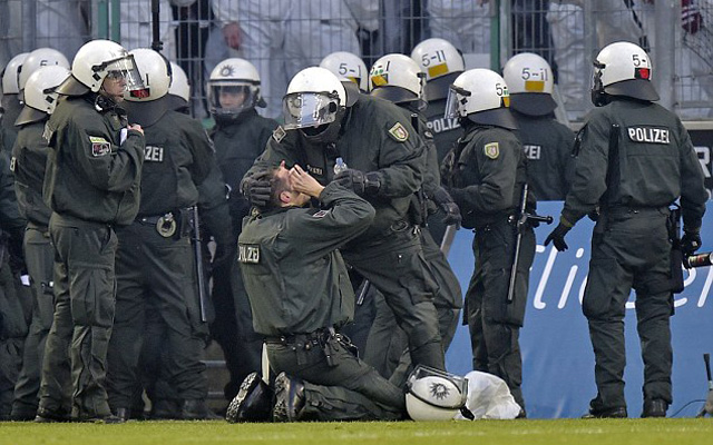 Cologne Fans 6