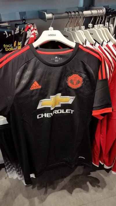 Man United shirt