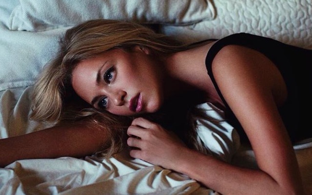 Laia Grassi in bed