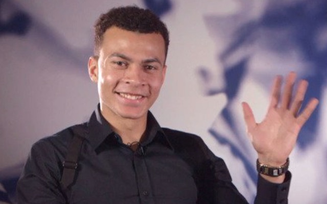 Dele Alli waving