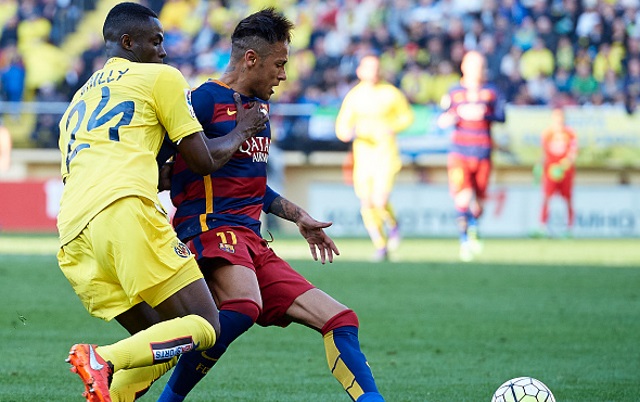 Eric Bailly of Villarreal and Neymar of Barcelona