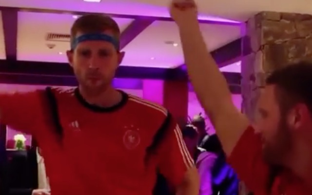 Shkodran Mustafi, Per Mertesacker dancing