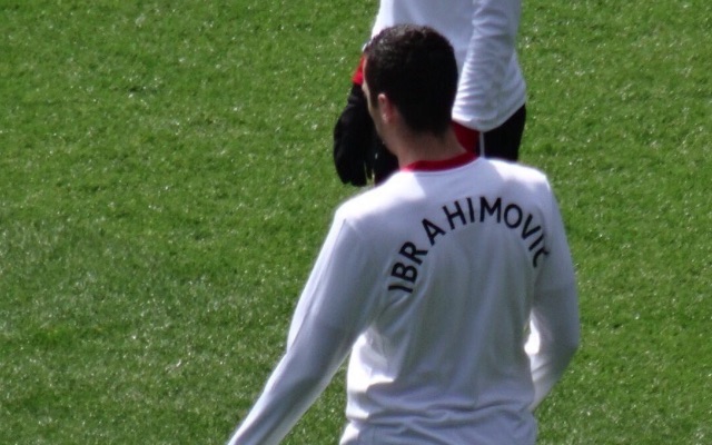 Man United tribute to injured Zlatan