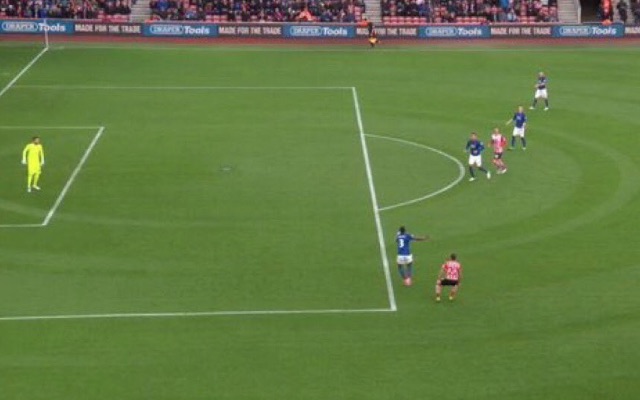 Eric Bailly handball
