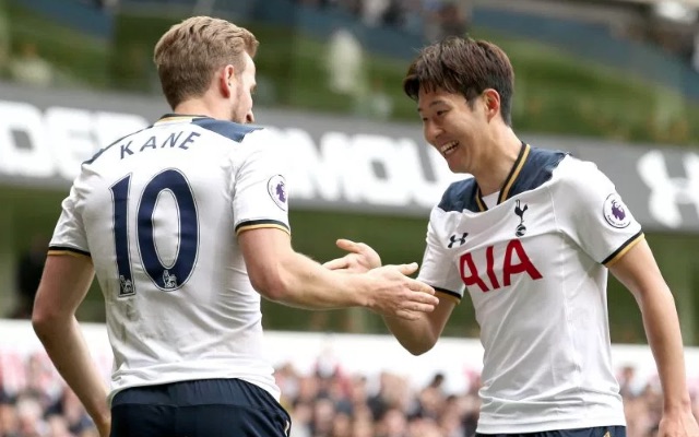 Harry Kane and Son Heung-min hankshake