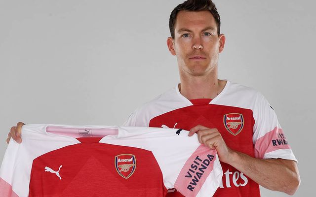 Arsenal sign Lichtsteiner