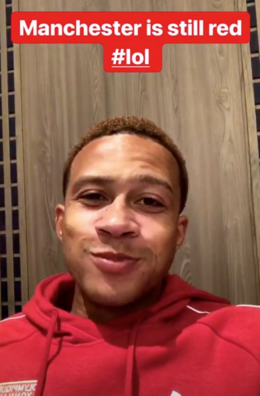 Depay trolls Man City