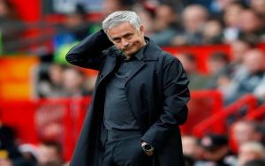 Mourinho scratching head