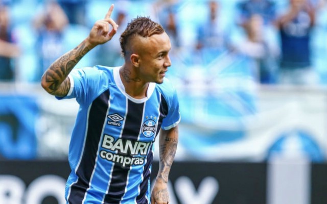 Everton Soares