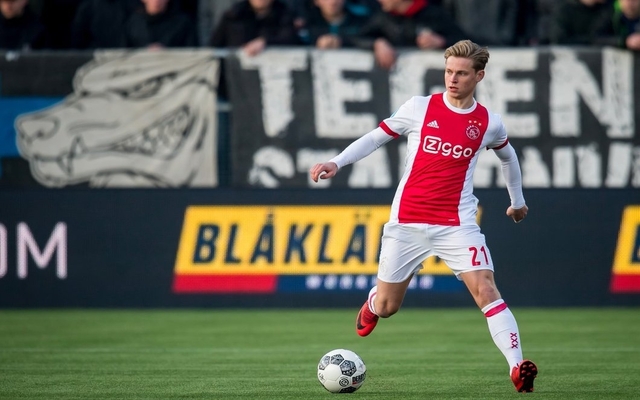 Frenkie De Jong shuts down rumours that PSG move is sealed