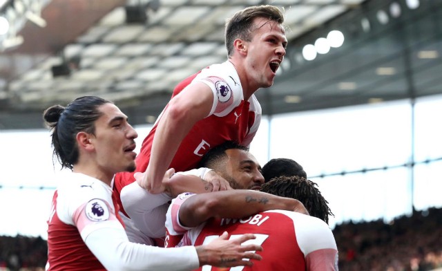 holding bellerin arsenal