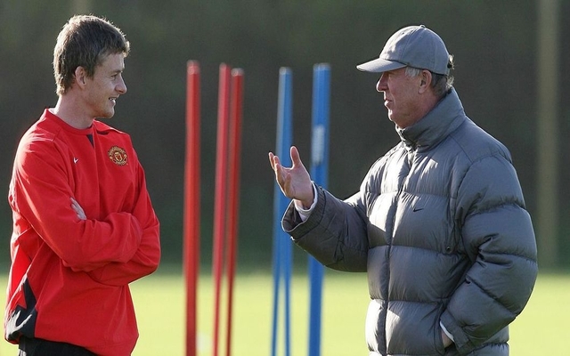 Solskjaer-and-Ferguson-during-training