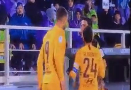 dzeko spit referee video