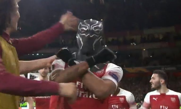 aubameyang-mask-celebration