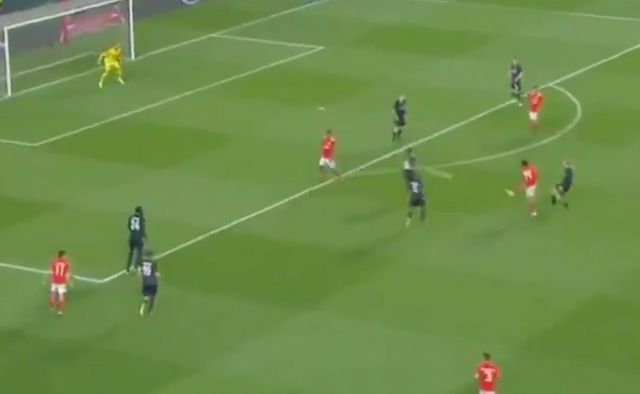 Joao-Felix-Benfica-goal-Frankfurt