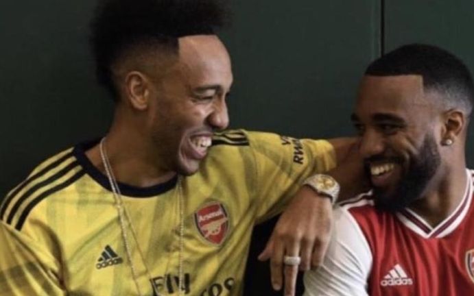 aubameyang-lacazette-arsenal-kit