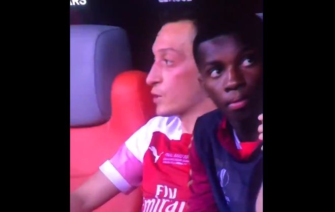ozil-swearing-at-emery