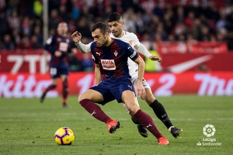 Joan Jordan in action for Eibar.