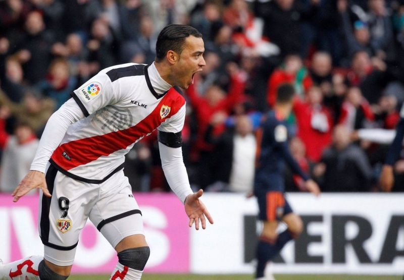 Raul-de-Tomas-in-action-for-Vallecano Raul-de-Tomas-in-action-for-Vallecano