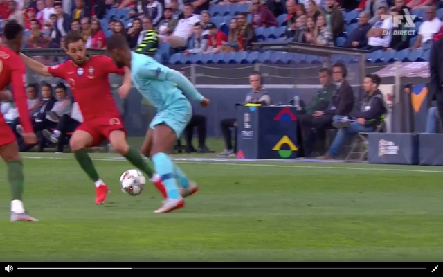 Wijnaldum-nutmegs-Bernardo-Silva-during-Holland-vs-Portugal