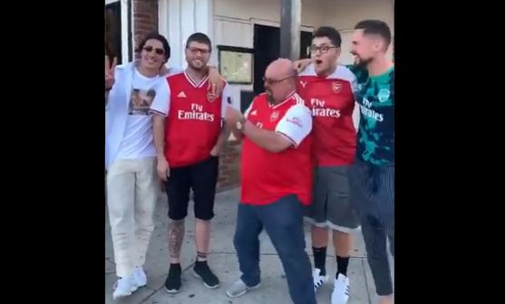 bellerin-arsenal-fans