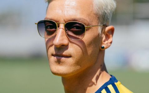ozil-hair