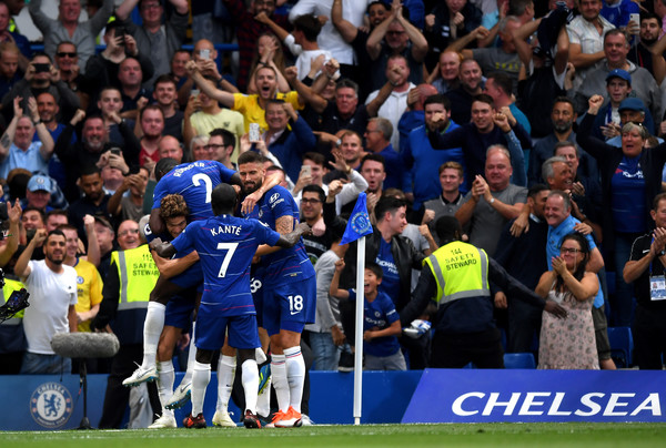 chelsea-team-celebration