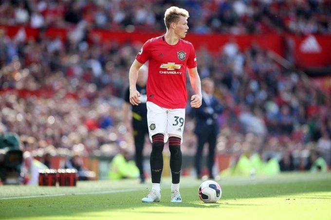 McTominay-in-action-for-United-vs-Leicester