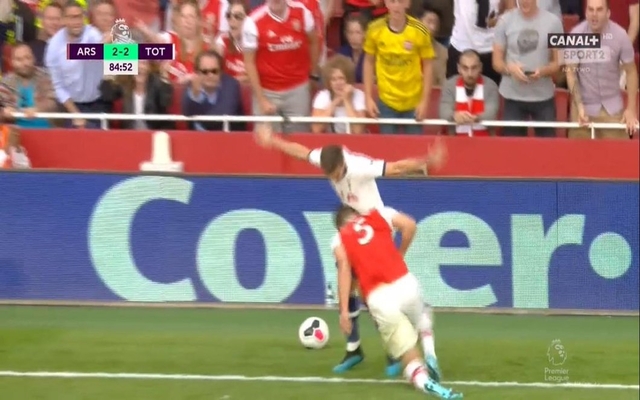 Video-Sokratis-and-Winks-melee