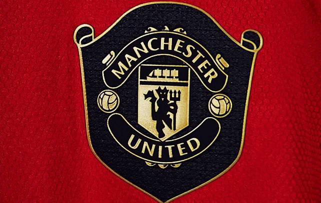 manchester-united-news-badge