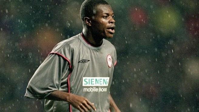 Peter Ofori-Quaye in action for Olympiacos