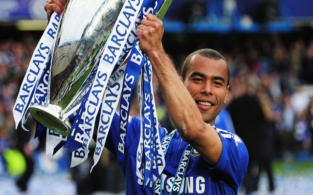 Cole-lifts-Premier-League-title-for-Chelsea