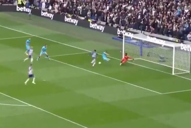 Connolly-goal-Brighton-Tottenham