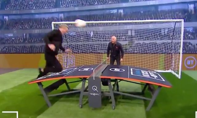 Savage-breaks-Teqball-table
