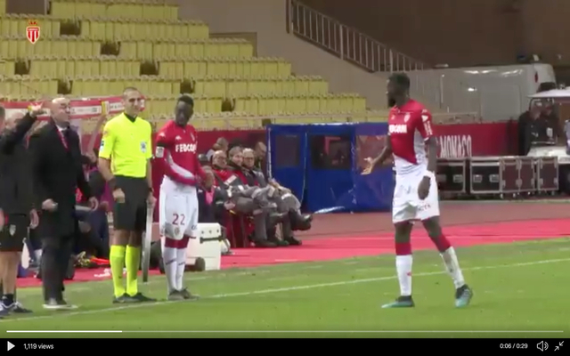 Video-Bakayoko-forgets-shirt-number