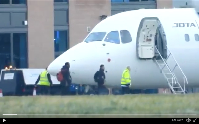 Video-Pogba-back-from-injury-travels-with-United