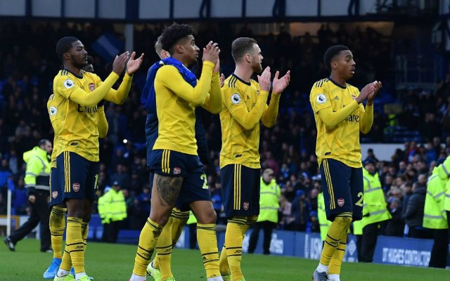 arsenal-players-clapping
