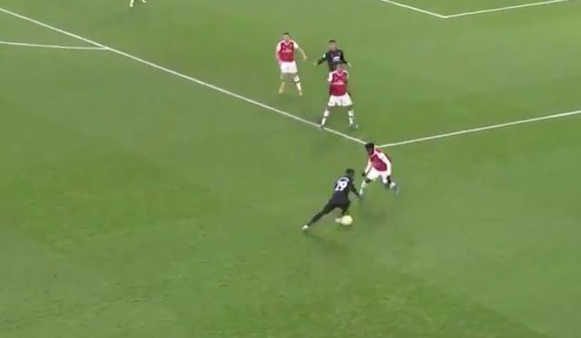Wan-Bissaka-Alexander-Arnold-troll