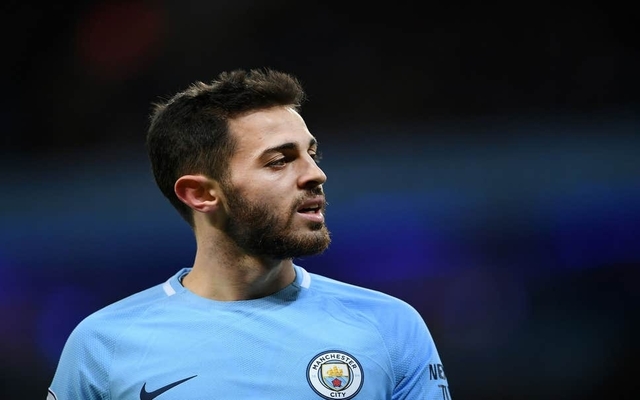 Bernardo-Silva-looking-out-for-Man-City
