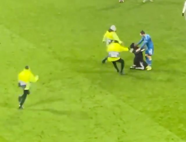 Cristiano Ronaldo Juventus pitch invader