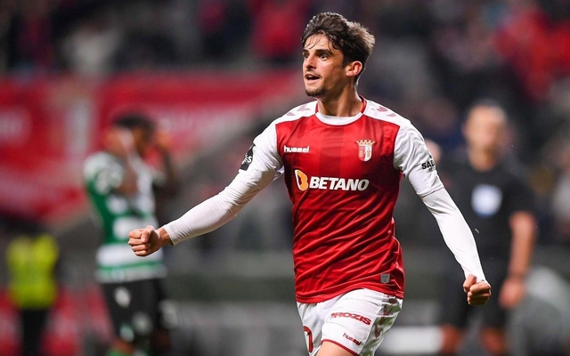 Trincao-celebrating-for-Braga