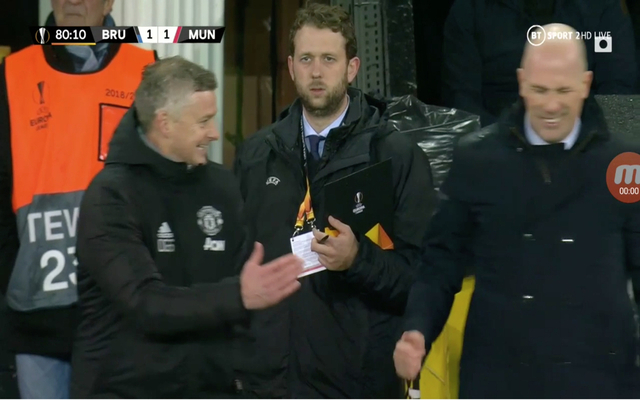 Video-Solskjaer-handshake-with-Bruge-boss